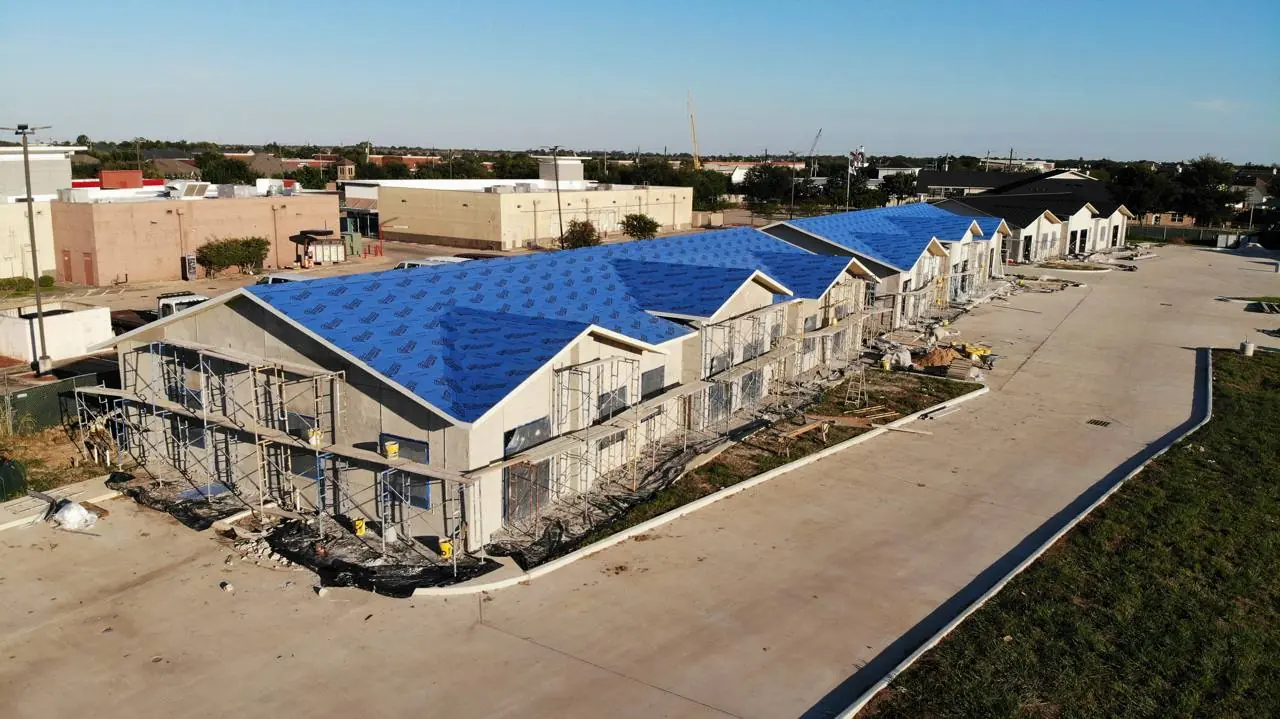 Pearland Office Plaza exterior