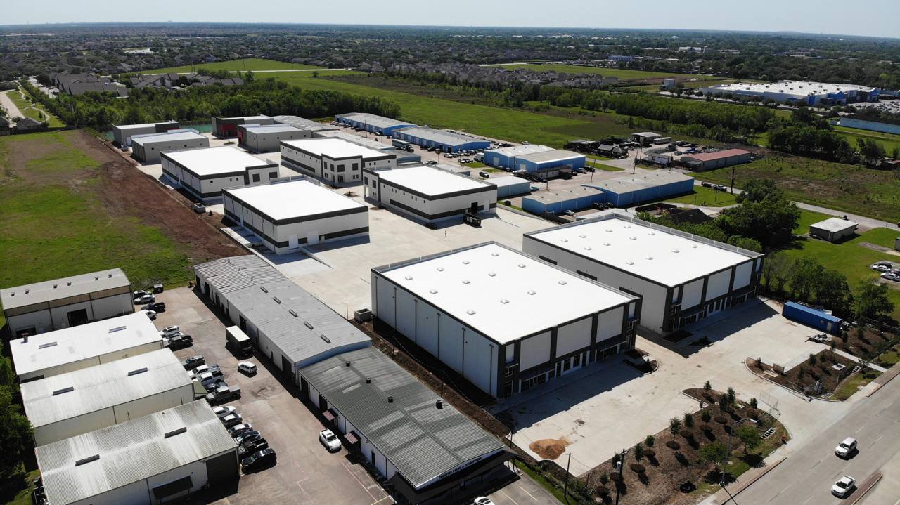 Pearland Business Park — photo 2